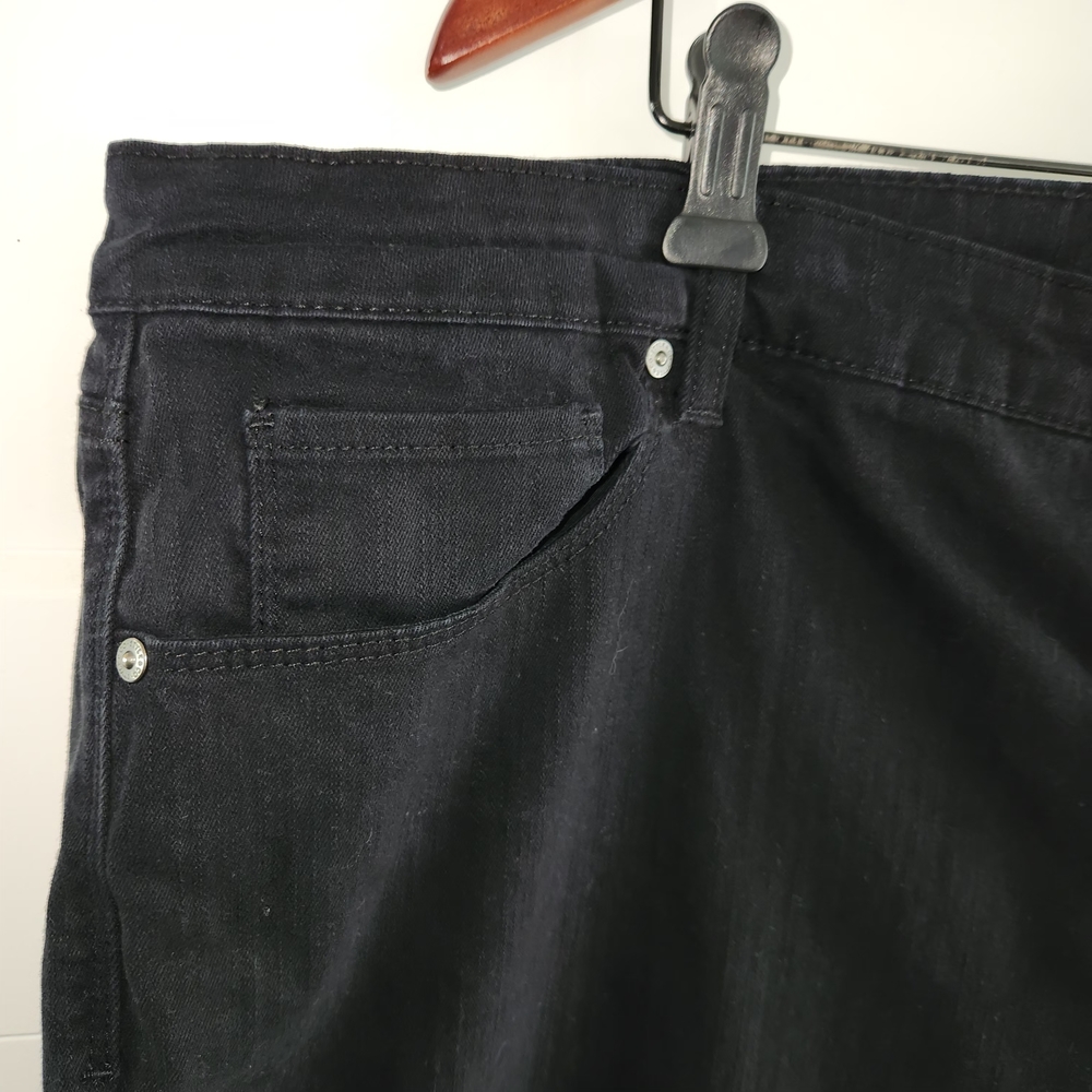 Style & Co. Black Plus Size 24w Capris - Picture 3 of 10